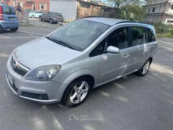 Argento Usata 2007 Opel Zafira Club Monovolume | 2300 € (Buon prezzo)