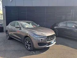 Grigio Usata 2016 Maserati Levante SUV | 24.900 € (Molto cara)