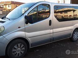 Grigio Usata 2009 Opel Vivaro Monovolume | 7000 €