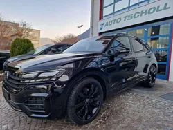 Deep black perleffekt Usata 2021 VW Touareg R-line SUV | 55.900 € (Molto cara)