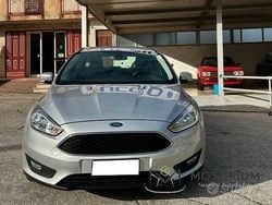 Grigio Usata 2016 Ford Focus Tre volumi | 8500 € (Buon prezzo)