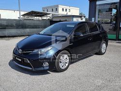 Nero Usata 2013 Toyota Auris Hybrid Active Due volumi | 7700 € (Buon prezzo)