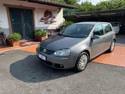 Grigio scuro Usata 2007 VW Golf V Comfortline Tre volumi | 2890 € (Ottimo prezzo)