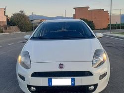 Bianco Usata 2014 Fiat Punto Lounge Tre volumi | 4700 € (Buon prezzo)