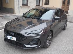 Grigio Usata 2022 Ford Focus ST-Line Tre volumi | 18.900 € (Buon prezzo)