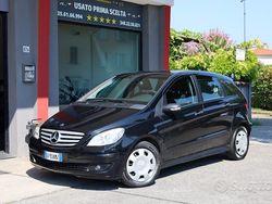 Nero / pastello Usata 2007 Mercedes B180 Monovolume | 3700 € (Buon prezzo)
