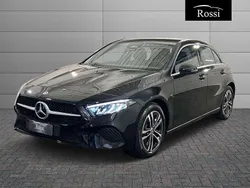 Blu spettrale Nuova 2025 Mercedes A180 Tre volumi | 36.900 € (Buon prezzo)