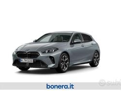 Storm bay metallizzato Nuova 2025 BMW 120 M Sport Due volumi | 44.000 € (Molto cara)