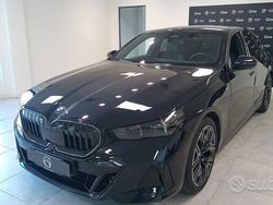 Blu Usata 2023 BMW 520 M Sport Tre volumi | 49.900 € (Ottimo prezzo)