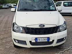 Bianco Usata 2016 Mahindra Quanto Station wagon | 6350 €