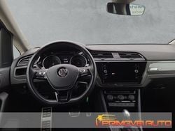 Blu/azzurro Usata 2019 VW Touran Monovolume | 31.300 € (Molto cara)