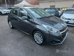 Grigio Usata 2018 Peugeot 208 Allure Due volumi | 7999 € (Buon prezzo)