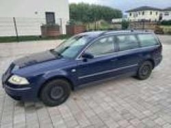 Blu/azzurro(met.) Usata 2002 VW Passat Highline Station wagon | 2450 €