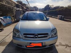 Grigio Usata 2003 Opel Vectra Tre volumi | 650 €