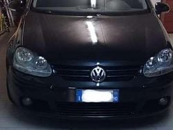Nero Usata 2004 VW Golf V Sportline Tre volumi | 2100 € (Buon prezzo)