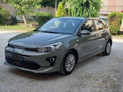Usata 2022 Kia Rio Comfort Tre volumi | 13.000 € (Buon prezzo)