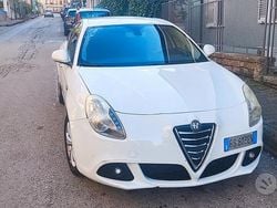 Bianco Usata 2013 Alfa Romeo Giulietta Progression Tre volumi | 4500 € (Cara)