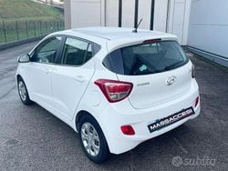 Bianco Usata 2015 Hyundai i10 Classic Due volumi | 6400 € (Buon prezzo)