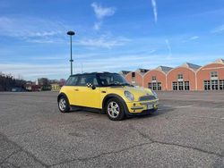 Giallo Usata 2003 Mini Cooper Due volumi | 3450 € (Buon prezzo)