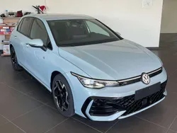 Blu/azzurro Nuova 2025 VW Golf VIII R-line Plus Tre volumi | 36.500 € (Cara)