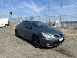 Grigio scuro Usata 2004 Peugeot 307 Cabrio | 2500 € (Buon prezzo)