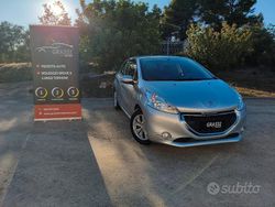 Grigio Usata 2014 Peugeot 208 Due volumi | 5900 € (Buon prezzo)