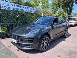 Grigio vulcano Usata 2017 Porsche Macan Turbo SUV | 33.900 €