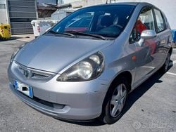 Grigio Usata 2002 Honda Jazz Due volumi | 1950 € (Molto cara)