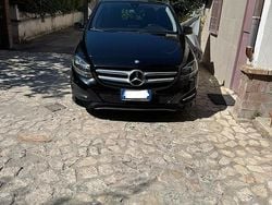 Nero Usata 2015 Mercedes 220 Tre volumi | 16.000 €