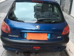 Usata 2003 Peugeot 206 Tre volumi | 2500 €