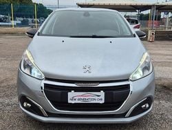 Argento Usata 2018 Peugeot 208 Allure Due volumi | 9500 € (Buon prezzo)