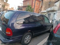 Blu Usata 1999 Chrysler Grand Voyager Monovolume | 500 €