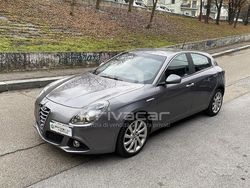 Grigio Usata 2016 Alfa Romeo Giulietta Distinctive Tre volumi | 9900 € (Buon prezzo)