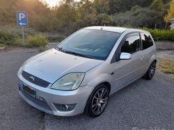 Grigio Usata 2004 Ford Fiesta Due volumi | 1499 € (Molto cara)
