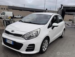 Usata 2016 Kia Rio Tre volumi | 5950 € (Ottimo prezzo)