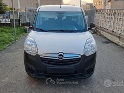 Bianco Usata 2017 Opel Combo Monovolume | 8900 € (Molto cara)