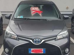 Grigio Usata 2014 Toyota Yaris Hybrid Active Tre volumi | 7050 € (Buon prezzo)