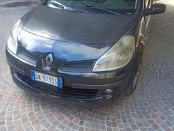 Nero Usata 2007 Renault Clio II Due volumi | 1000 € (Buon prezzo)