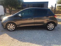 Grigio Usata 2011 Toyota Yaris Style Tre volumi | 8499 € (Molto cara)