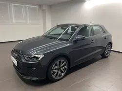 Grigio manhattan metallizzato Nuova 2025 Audi A1 Sportback Business Due volumi | 29.000 € (Super prezzo)