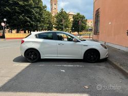 Usata 2011 Alfa Romeo Giulietta Due volumi | 10.500 € (Molto cara)