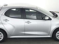 Argento Usata 2025 Toyota Yaris Hybrid Active Tre volumi | 18.900 € (Super prezzo)