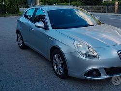 Grigio Usata 2013 Alfa Romeo Giulietta Distinctive Due volumi | 4500 € (Ottimo prezzo)