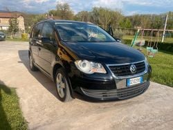 Nero Usata 2008 VW Touran Monovolume | 4500 € (Buon prezzo)