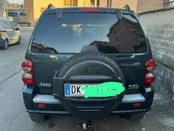 Usata 2005 Jeep Cherokee SUV | 7500 € (Buon prezzo)
