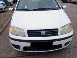 Usata 2005 Fiat Punto Tre volumi | 1000 €