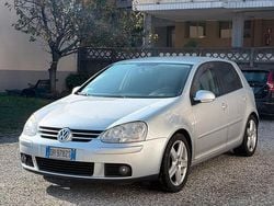 Grigio Usata 2007 VW Golf V Due volumi | 4800 € (Buon prezzo)