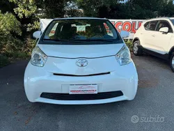 Bianco Usata 2010 Toyota iQ Sol Due volumi | 6800 € (Buon prezzo)