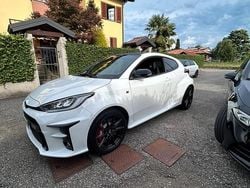 Bianco Usata 2024 Toyota Yaris Tre volumi | 39.900 € (Buon prezzo)