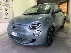 Blu/azzurro Usata 2021 Fiat 500e Icon Cabrio | 16.500 € (Ottimo prezzo)